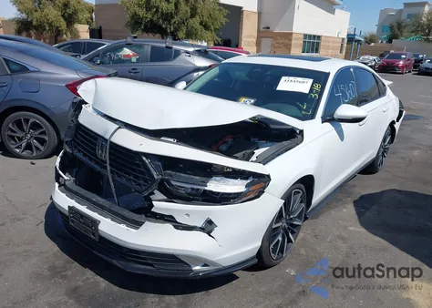 2024 Honda Accord Hybrid Touring z USA, uszkodzony, nr VIN 1HGCY2F83RA004843